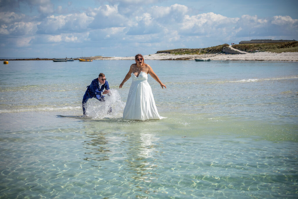 Séance trash the dress aux Glénan
christophe Landat
photographe mariage
photographe mariage Bretagne